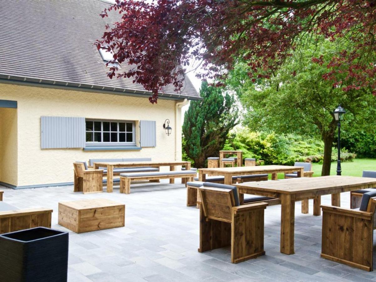 Estaires, 5 Pieces, 10 Personnes - Fr-1-510-8 Holiday home Estaires